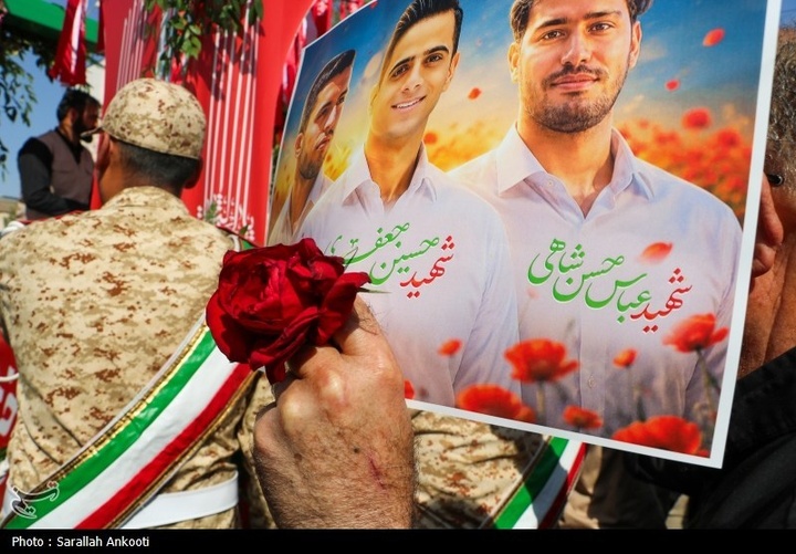 تشییع پیکر سه سرباز شهید پادگان بمپور در رفسنجان