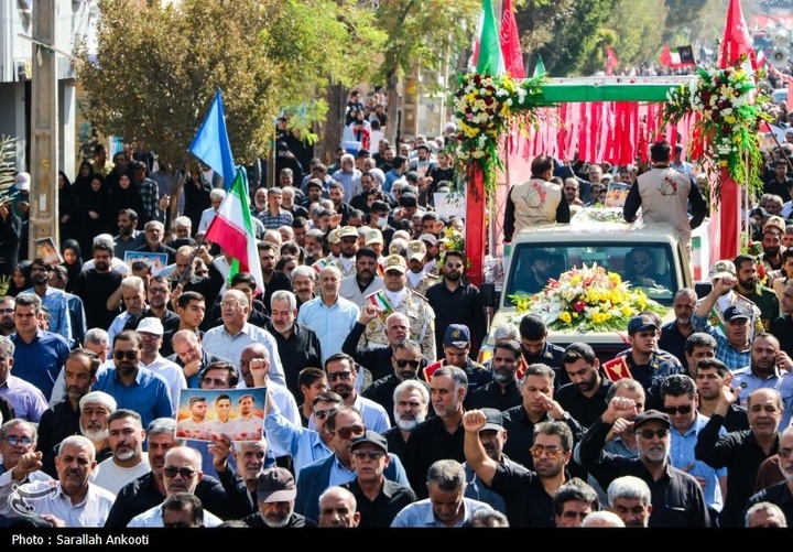 تشییع پیکر سه سرباز شهید پادگان بمپور در رفسنجان