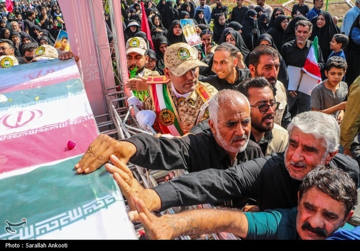 تشییع پیکر سه سرباز شهید پادگان بمپور در رفسنجان