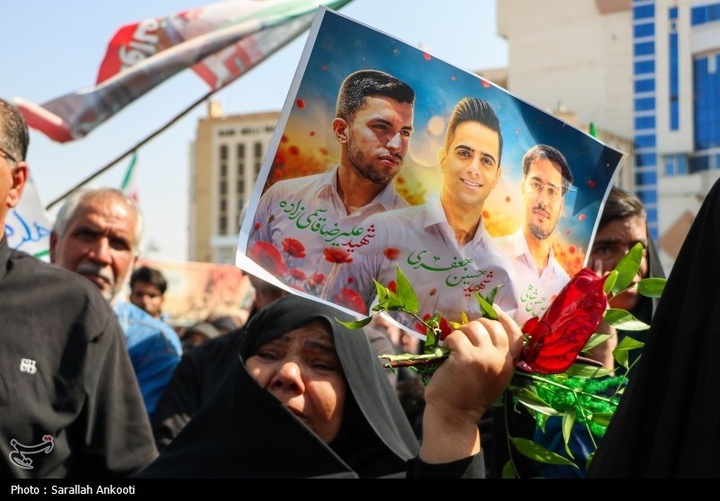 تشییع پیکر سه سرباز شهید پادگان بمپور در رفسنجان