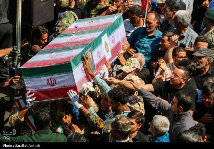 تشییع پیکر سه سرباز شهید پادگان بمپور در رفسنجان