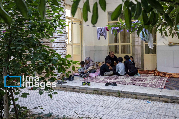 مردی میان دو جبهه
