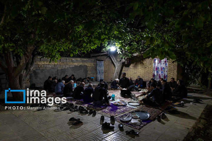 مردی میان دو جبهه
