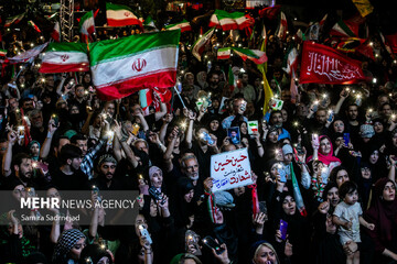 صد و چهل و ششمین شب حضور تهرانی‌ها در میدان انقلاب
