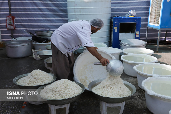 تردد زائران اربعین حسینی و خدمات‌رسانی مواکب در مسیر کربلا - ایلام
