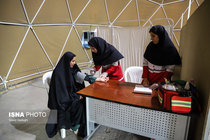 تردد زائران اربعین حسینی و خدمات‌رسانی مواکب در مسیر کربلا - ایلام