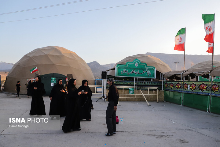 تردد زائران اربعین حسینی و خدمات‌رسانی مواکب در مسیر کربلا - ایلام