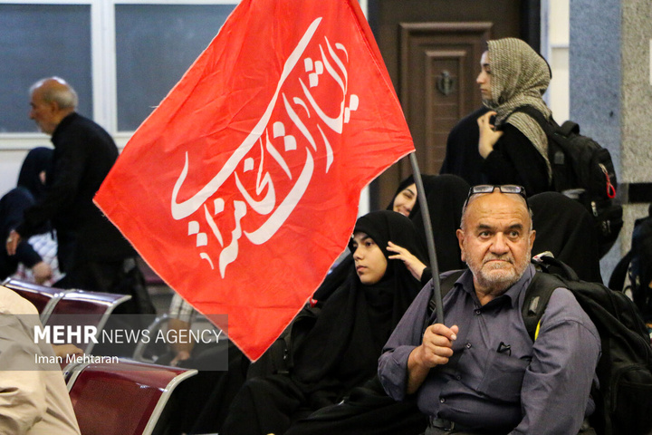 تردد زائران اربعین با پرچم‌ سرخ انتقام - مرز خسروی
