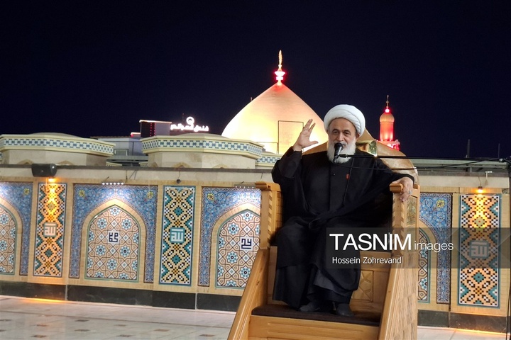 بزرگداشت رهبر شهید انقلاب اسلامی در حرم امیرالمومنین علیه السلام