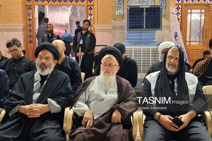 بزرگداشت رهبر شهید انقلاب اسلامی در حرم امیرالمومنین علیه السلام