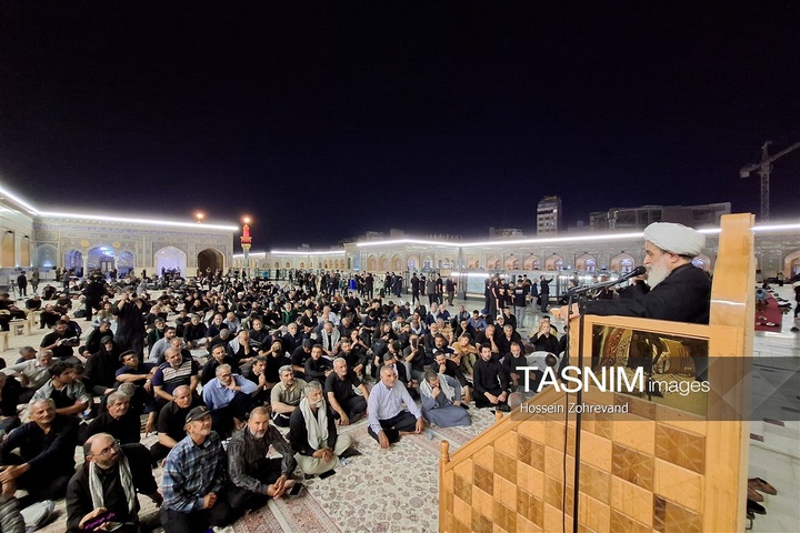 بزرگداشت رهبر شهید انقلاب اسلامی در حرم امیرالمومنین علیه السلام