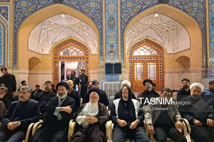 بزرگداشت رهبر شهید انقلاب اسلامی در حرم امیرالمومنین علیه السلام