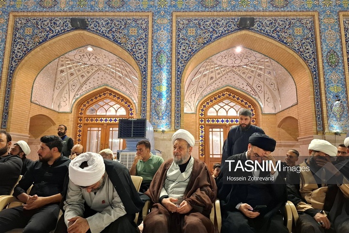 بزرگداشت رهبر شهید انقلاب اسلامی در حرم امیرالمومنین علیه السلام