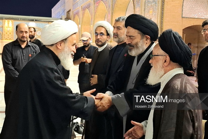 بزرگداشت رهبر شهید انقلاب اسلامی در حرم امیرالمومنین علیه السلام