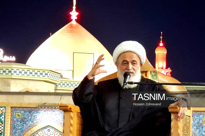 بزرگداشت رهبر شهید انقلاب اسلامی در حرم امیرالمومنین علیه السلام