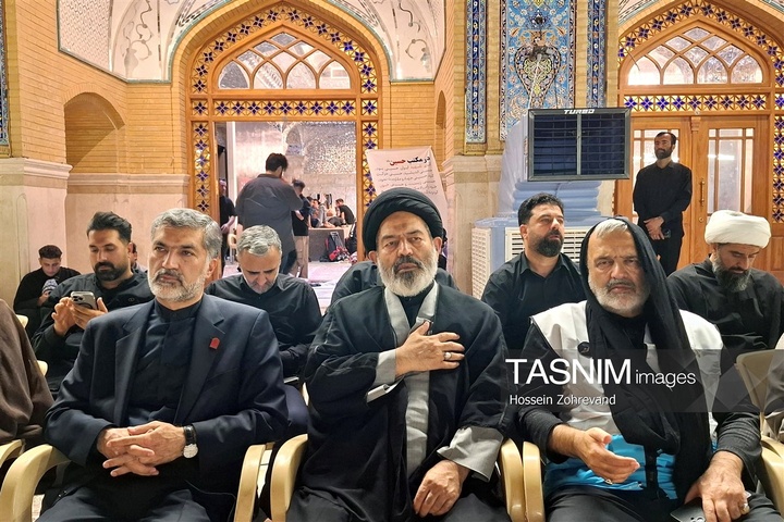بزرگداشت رهبر شهید انقلاب اسلامی در حرم امیرالمومنین علیه السلام