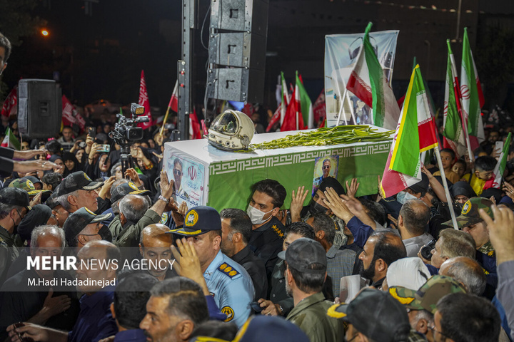 وداع با پیکر شهید سرتیپ دوم خلبان مجید کاظمی در شیراز