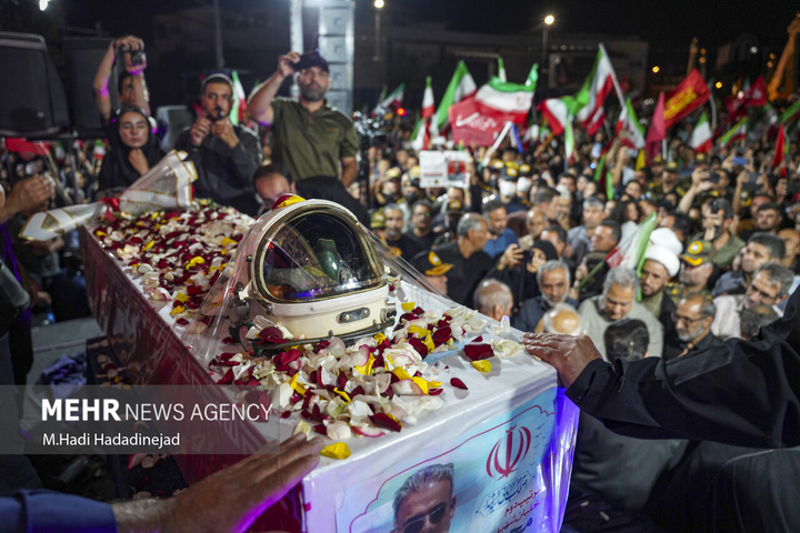 وداع با پیکر شهید سرتیپ دوم خلبان مجید کاظمی در شیراز