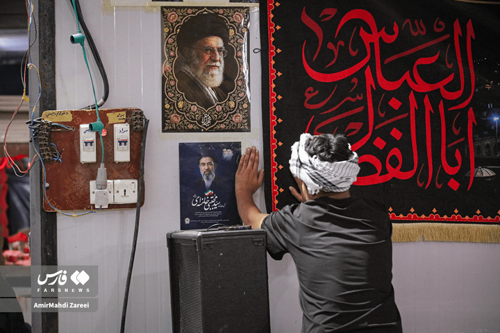 راهپیمایی زائرین اربعین به یاد آقای شهید ایران