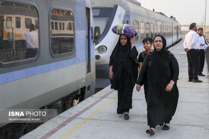 انتقال زائران اربعین حسینی از خرمشهر به شلمچه با قطار