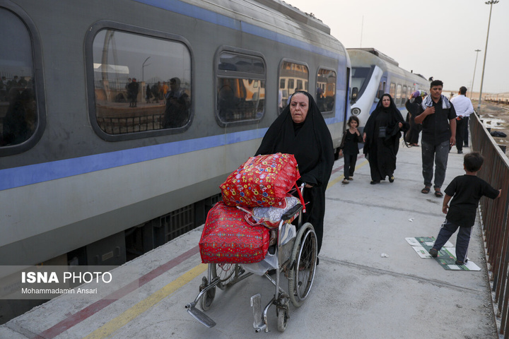 انتقال زائران اربعین حسینی از خرمشهر به شلمچه با قطار