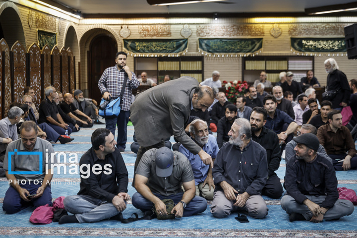 مراسم یادبود «اکبر عبدی» در مسجد بلال