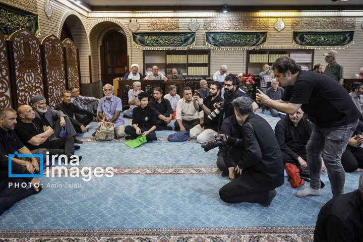 مراسم یادبود «اکبر عبدی» در مسجد بلال