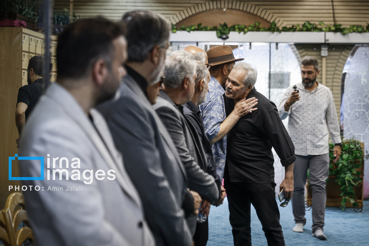 مراسم یادبود «اکبر عبدی» در مسجد بلال