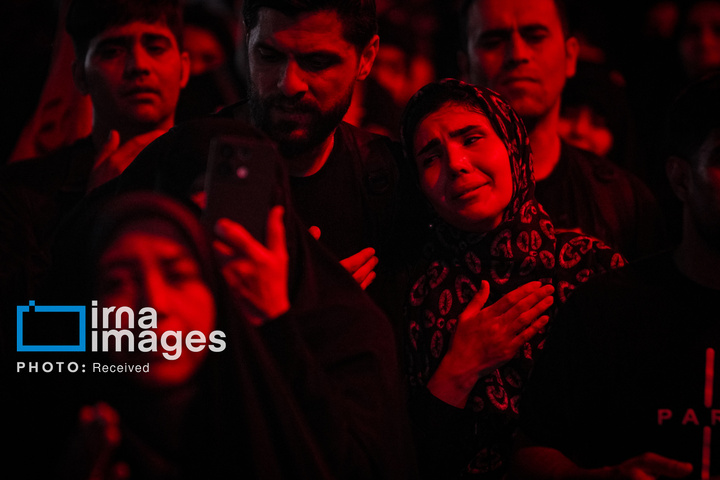 مراسم عزاداری حسینی در مسیر کربلا