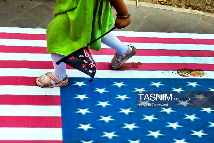 پیاده‌روی نمادین اربعینی کودکان به نیابت از رهبر شهید