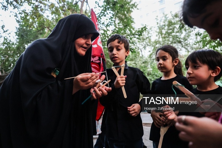 پیاده‌روی نمادین اربعینی کودکان به نیابت از رهبر شهید