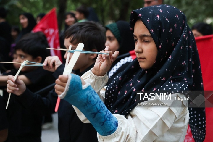 پیاده‌روی نمادین اربعینی کودکان به نیابت از رهبر شهید