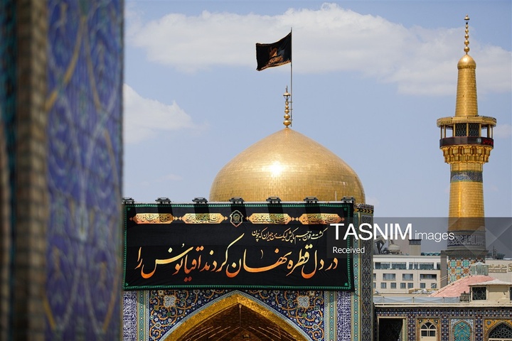 کتیبه آرایی اماکن متبرکه رضوی در دهه پایانی ماه صفر