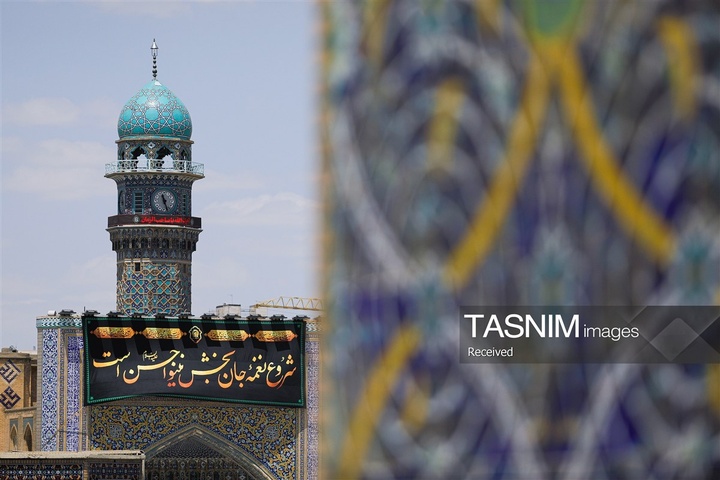 کتیبه آرایی اماکن متبرکه رضوی در دهه پایانی ماه صفر