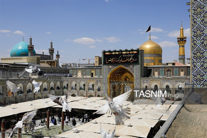 کتیبه آرایی اماکن متبرکه رضوی در دهه پایانی ماه صفر