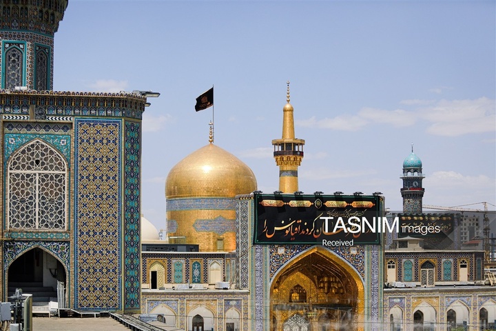 کتیبه آرایی اماکن متبرکه رضوی در دهه پایانی ماه صفر