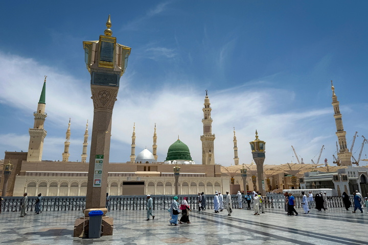 مدینه‌النبی؛ قصه‌ای از عشق و غربت