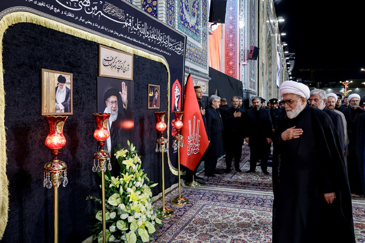 خطبه‌خوانی شهادت امام رضا علیه‌السلام در حرم مطهر رضوی