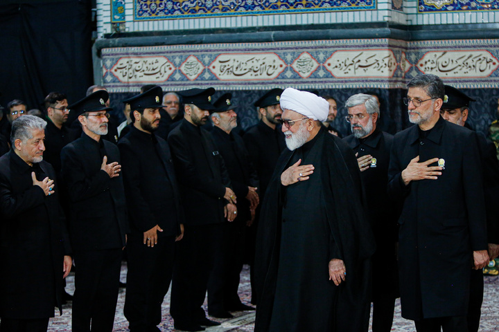 خطبه‌خوانی شهادت امام رضا علیه‌السلام در حرم مطهر رضوی