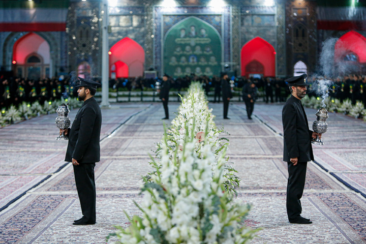 خطبه‌خوانی شهادت امام رضا علیه‌السلام در حرم مطهر رضوی