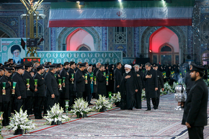 خطبه‌خوانی شهادت امام رضا علیه‌السلام در حرم مطهر رضوی