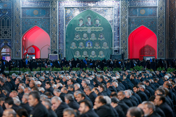 خطبه‌خوانی شهادت امام رضا علیه‌السلام در حرم مطهر رضوی