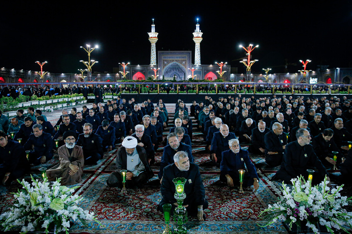 خطبه‌خوانی شهادت امام رضا علیه‌السلام در حرم مطهر رضوی