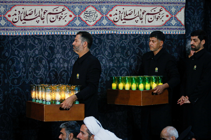 خطبه‌خوانی شهادت امام رضا علیه‌السلام در حرم مطهر رضوی