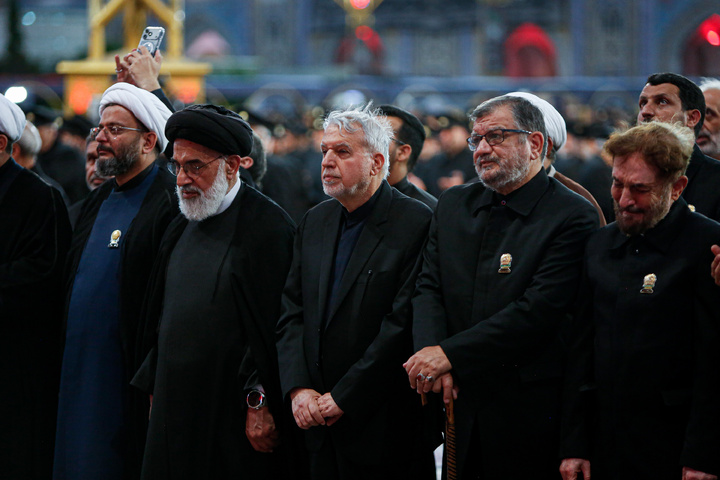 خطبه‌خوانی شهادت امام رضا علیه‌السلام در حرم مطهر رضوی