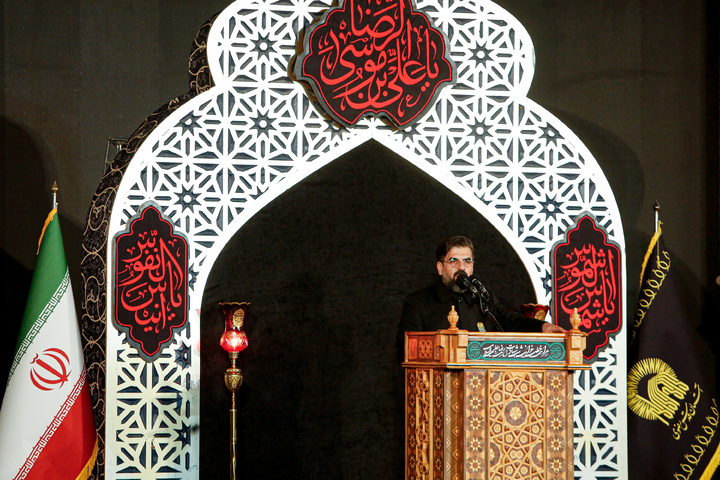 خطبه‌خوانی شهادت امام رضا علیه‌السلام در حرم مطهر رضوی