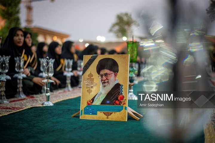 مراسم لاله گردانی خدام حرم مطهر حضرت شاهچراغ علیه السلام در شام غریبان شهادت امام رضا علیه السلام