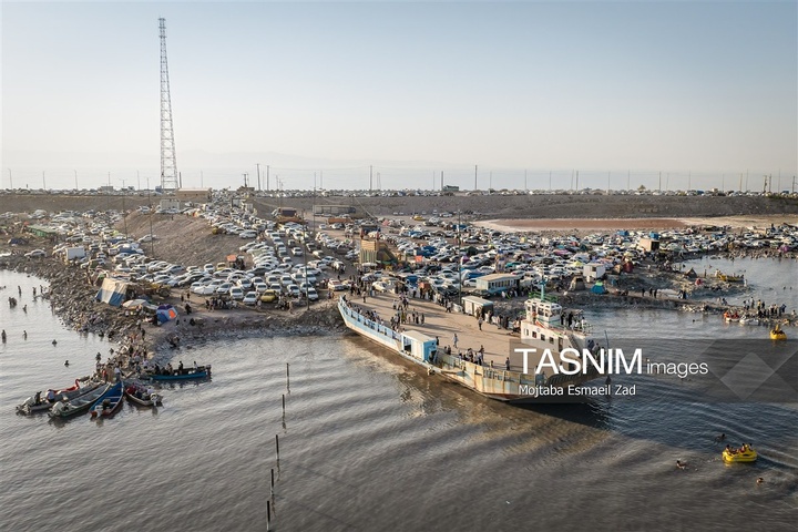 مسافران تابستانی دریاچه ارومیه