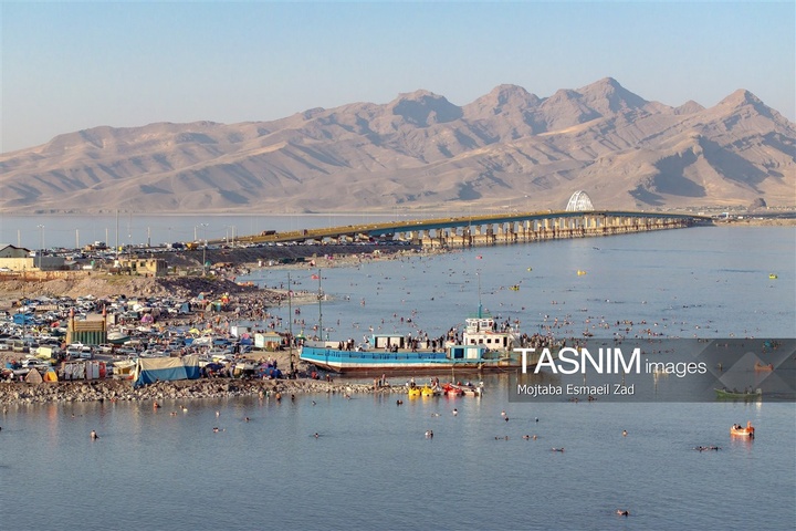 مسافران تابستانی دریاچه ارومیه