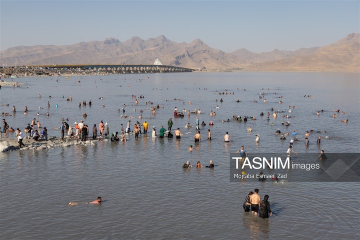مسافران تابستانی دریاچه ارومیه